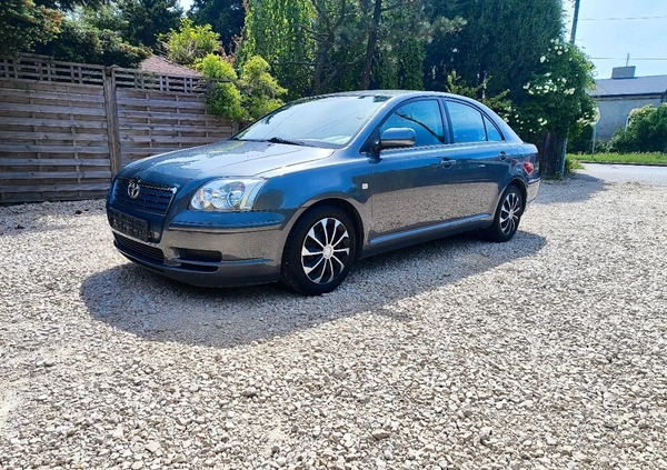 Toyota Avensis cena 12177 przebieg: 252650, rok produkcji 2004 z Radzyń Chełmiński małe 121